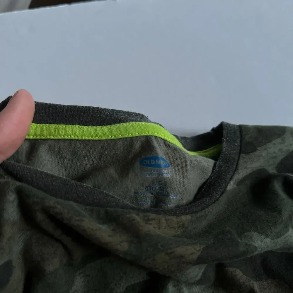 Old Navy camo Long Sleeve Graphic T-Shirt